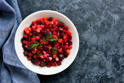 Винегрет как у мамы: 3 проверенных рецепта с горошком, огурцами и капустой