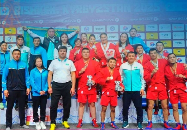 Сборная Казахстана заняла второе место на ЧМ по самбо