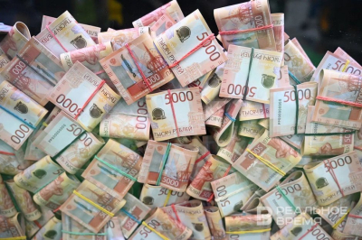 Назван разрыв между зарплатами в Татарстане, Москве и Санкт-Петербурге