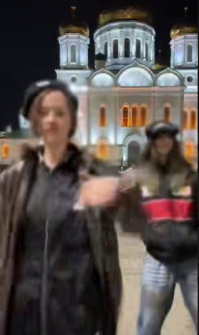 В Ростове-на-Дону задержали двух сестер 35 и 17 лет, устроивших танцы на фоне собора Пресвятой Богородицы