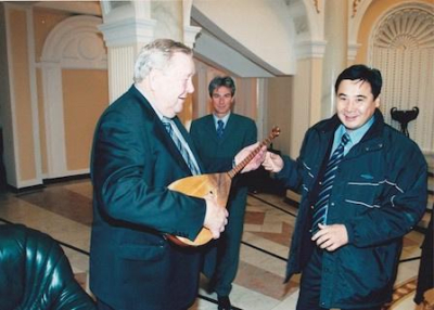 Журналисты, ветераны и болельщики обратились к Кайрату Боранбаеву перед матчем «Кайрат» — «Реал»...