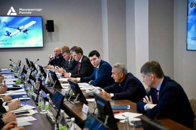 Антон Алиханов оценил производственные мощности Казанского авиазавода