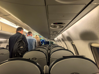 Авиарейс из Петербурга в Иркутск экстренно приземлился в Красноярске: причины