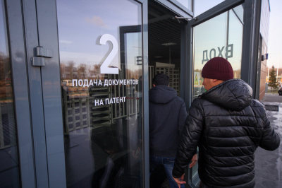 МВД Санкт-Петербурга предложило запретить мигрантам работать в торговле