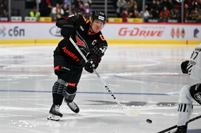 Защитник &laquo;Авангарда&raquo; Шарипзянов заработал очки в каждом матче января