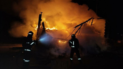 Прицеп с газовыми баллонами загорелся на трассе Кызылорда – Шымкент