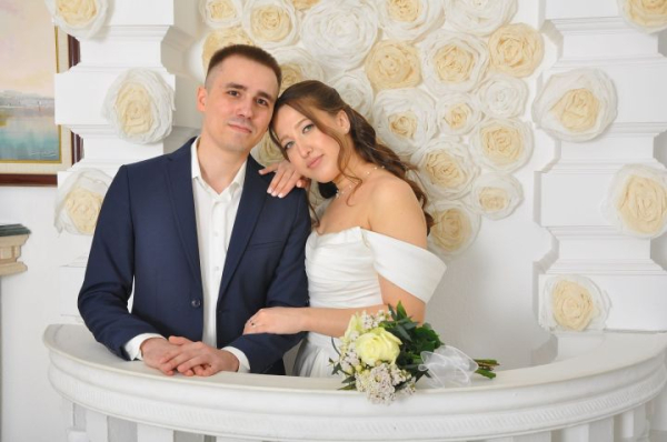 В Челнах поздравили 400-ю пару новобрачных