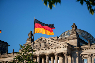 Дагделен: Германии следует вывести военных США из страны после пошлин Трампа