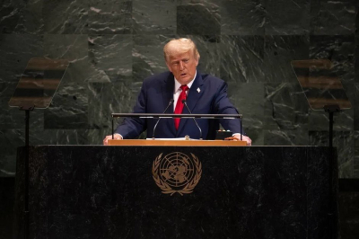 Трамп заявил, что убедил Израиль и &laquo;Хезболлах&raquo; прекратить стрельбу в Ливане