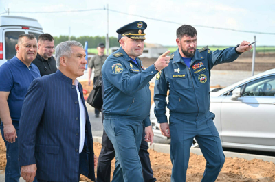 Минниханов и Куренков проверили стройку полигона МЧС в РТ
