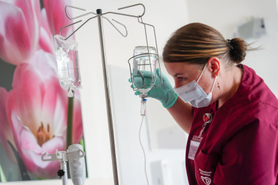 В Севастополе прикованная к кровати пенсионерка добивается квоты на операцию