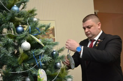 Спикер Воронежской гордумы Андрей Дьяченко в рамках акции &laquo;Елка желаний&raquo; подарил детям с ОВЗ спортинвентарь для реабилитации