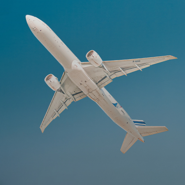 Куда полететь в апреле и мае