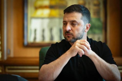 Азаров: Зеленскому следовало бы самому подать в отставку