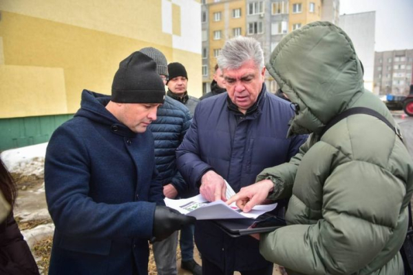 Наиль Магдеев проверил работы по &laquo;Нашему двору&raquo; в 14-м комплексе поселка ЗЯБ