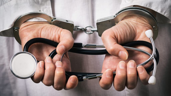 В Таразе зам главврача больницы приговорили к 9 годам тюрьмы