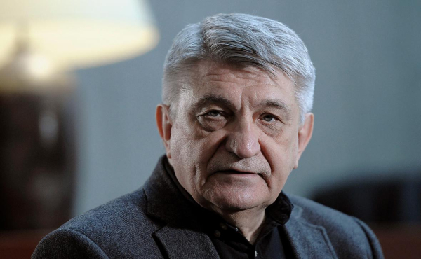 Сокуров словами &laquo;работал&nbsp;ли он?&raquo; оценил свое исключение из совета кабмина