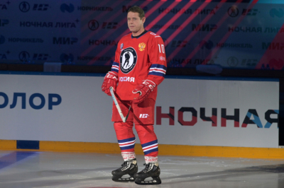 Роман с Салтыковой, фиктивный брак, развод с моделью: как живет Павел Буре