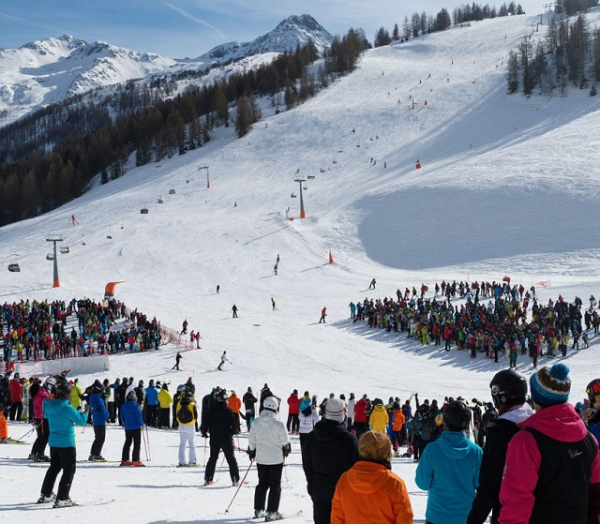 100‑метровая трасса, трамплины и &laquo;КАМАЗ-Мастер&raquo;: в Казани пройдет горнолыжный фестиваль &laquo;Крутой спуск&raquo;