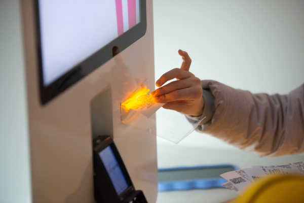 &laquo;Сказка о&nbsp;царе Салтане&raquo; удерживает лидерство, заработав за&nbsp;уик-энд свыше 250 миллионов рублей