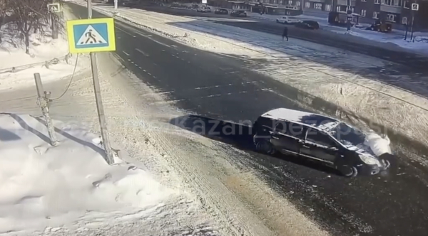 В Казани на улице 8 Марта сбили девушку