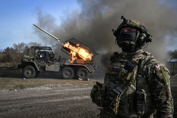 Горит порт Измаила, отключен свет в Чернигове: удары по Украине 17 апреля