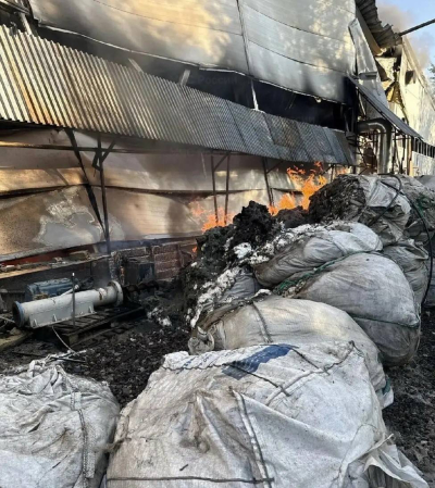 Пожар на 6 тысячах &laquo;квадратов&raquo; локализовали в промзоне Набережных Челнов
