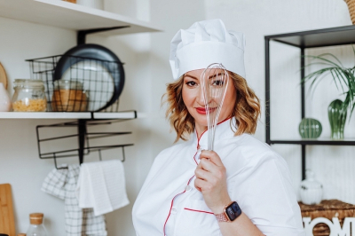 Кондитер из Челнов приготовила десерты в виде песен для Филиппа Киркорова