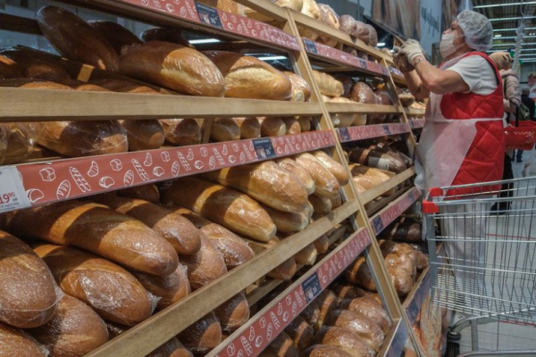 &laquo;ФАС изучит&raquo;: в России проверят цены на хлеб