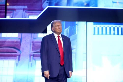 Трамп в пятницу проведет ряд совещаний и заслушает разведывательный брифинг