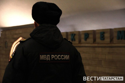 В Казани у мужчины изъяли пистолеты и самодельное оружие во время обыска