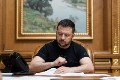 Азаров: Зеленский должен подать в отставку из-за скандала с его окружением