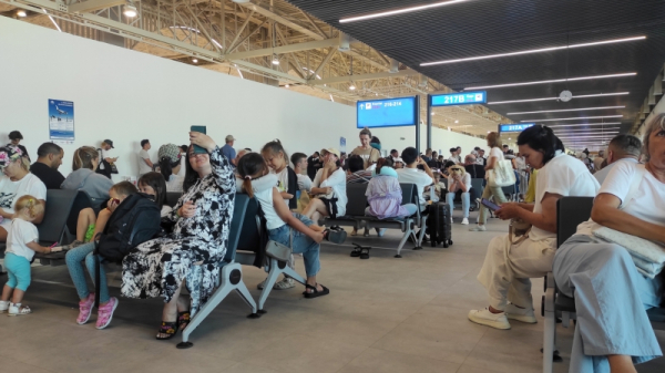 Рейс из Хельсинки в Петербург перенаправили в Белград: россияне не могут улететь домой